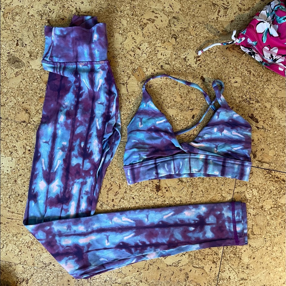Size small yoga set.